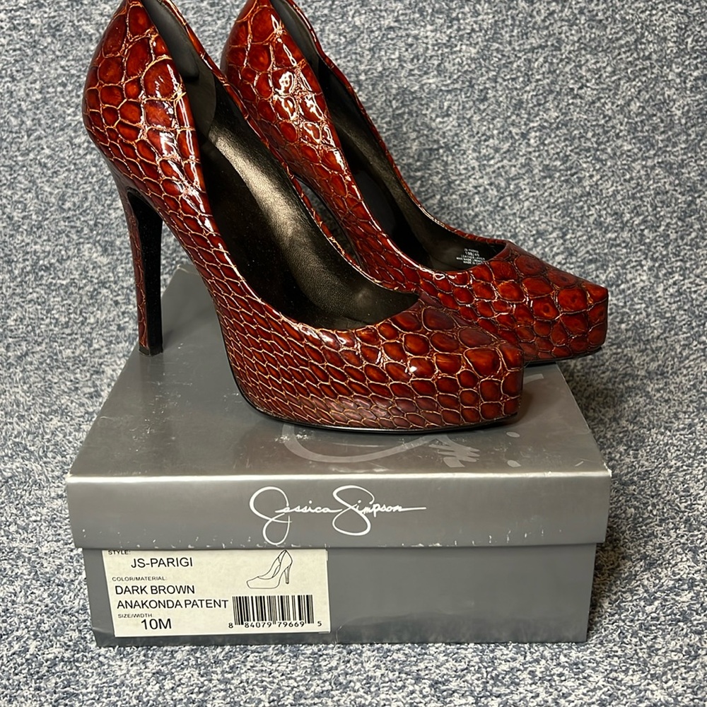 Jessica Simpson Parigi Anakonda Patent Platform Pump: Sz 10; animal/smoke-free.